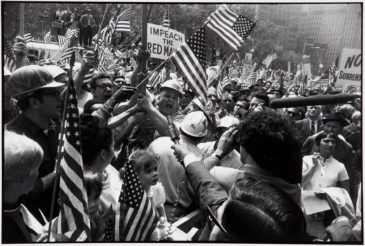 2018_NYR_16650_0010_000(garry_winogrand_hard-hat_rally_new_york_city_1970)